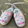 Mäuse - handgemachte Kinder Hausschuhe aus Filz in Grau und Rosa mit süßem Mäusedesign.