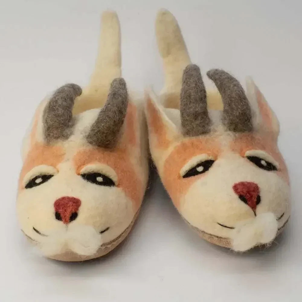Ziegen - Filz-Hausschuhe handgemacht für Kinder, beige und orange aus Filz mit Ziegen-Gesichtern und grauen Hörnern
